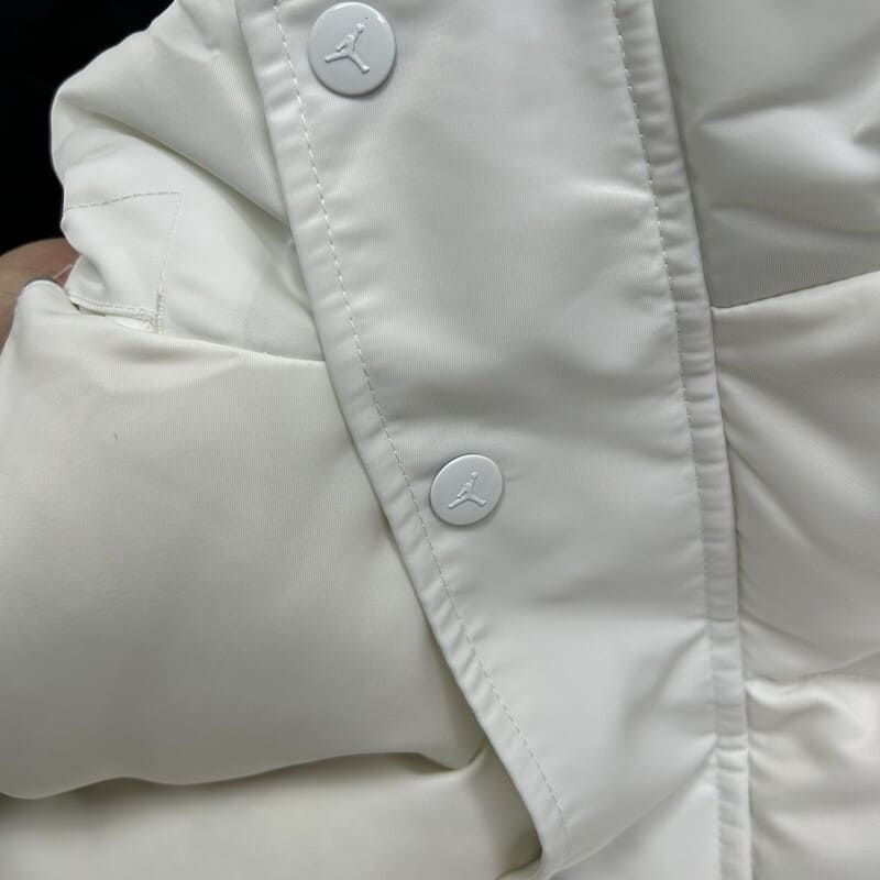 Chaqueta Puffer Supreme x Jordan Blanca