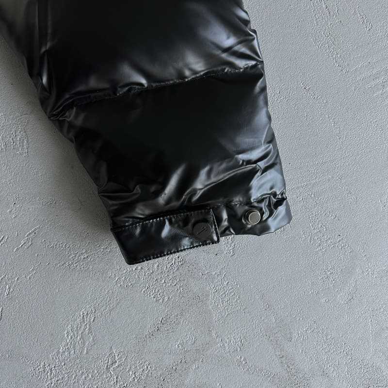 Chaqueta Trapstar Irongate Embossed Puffer Negra