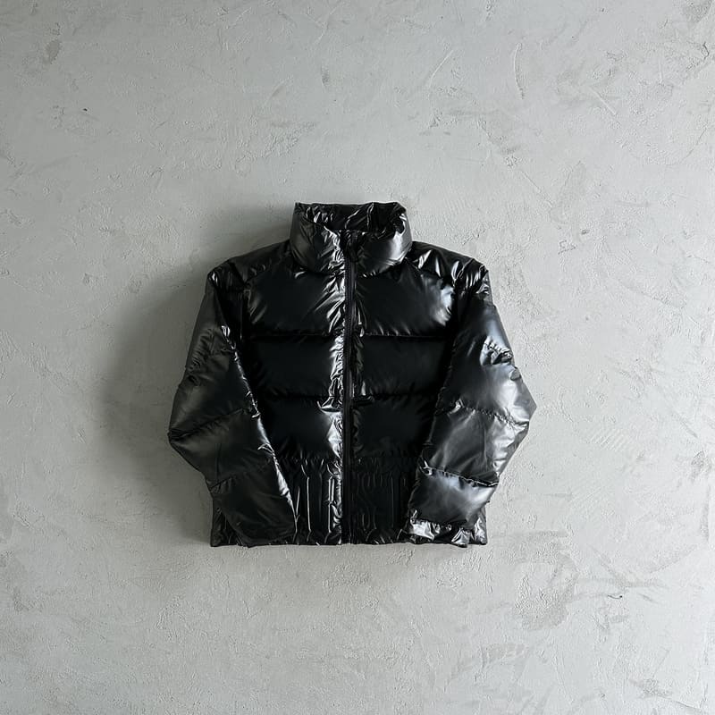 Chaqueta Trapstar Irongate Embossed Puffer Negra