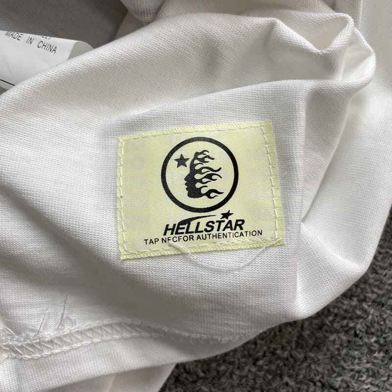 Camiseta Hellstar Sports Friends & Family Exclusive Blanca