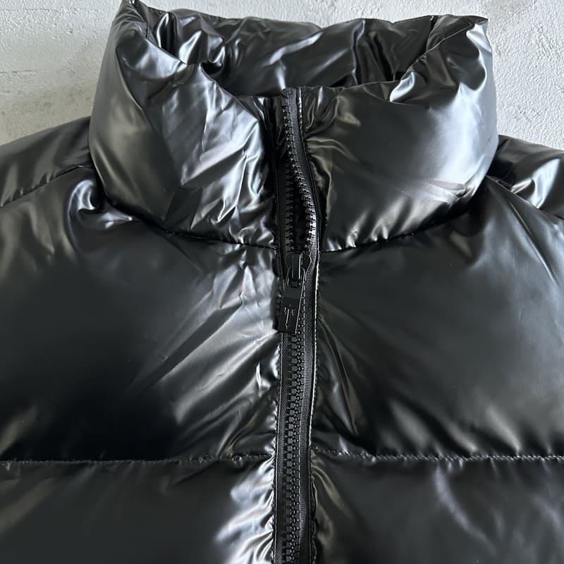 Chaqueta Trapstar Irongate Embossed Puffer Negra