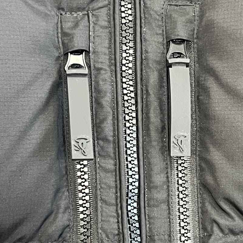 Chaqueta Puffer Synaworld Logo Wave Negra