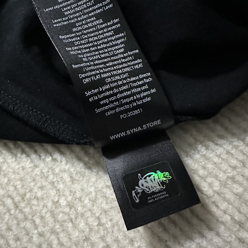 Disponible para entrega inmediata - Camiseta Synaworld Scream