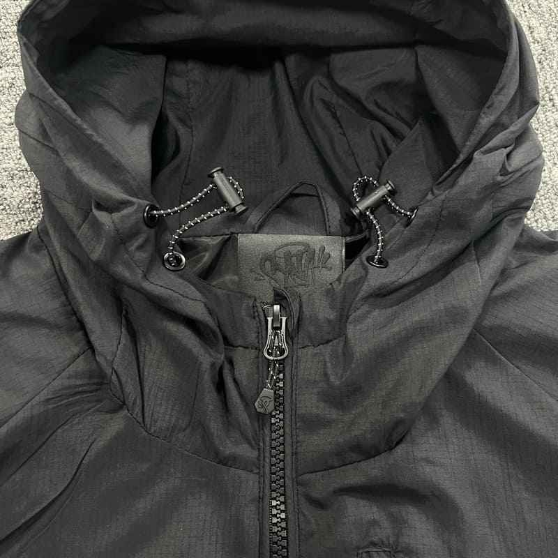 Chaqueta Synaworld Storm 'In My Bag' Negra