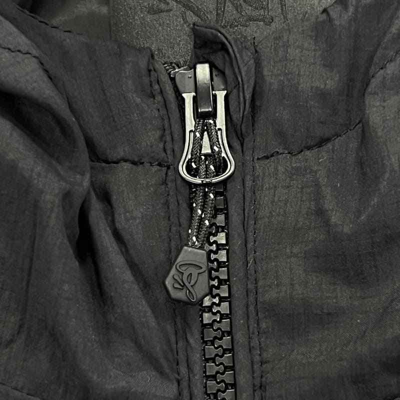 Chaqueta Synaworld Storm 'In My Bag' Negra