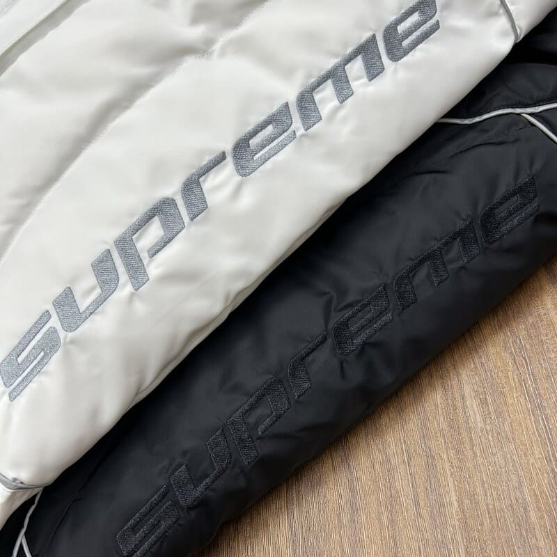 Chaqueta Puffer Supreme x Jordan Blanca