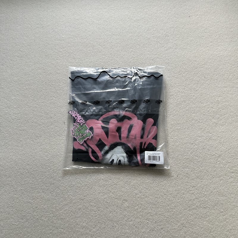 Disponible para entrega inmediata - Camiseta Synaworld Scream